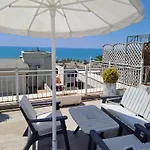 Paradise Rooftop 아파트