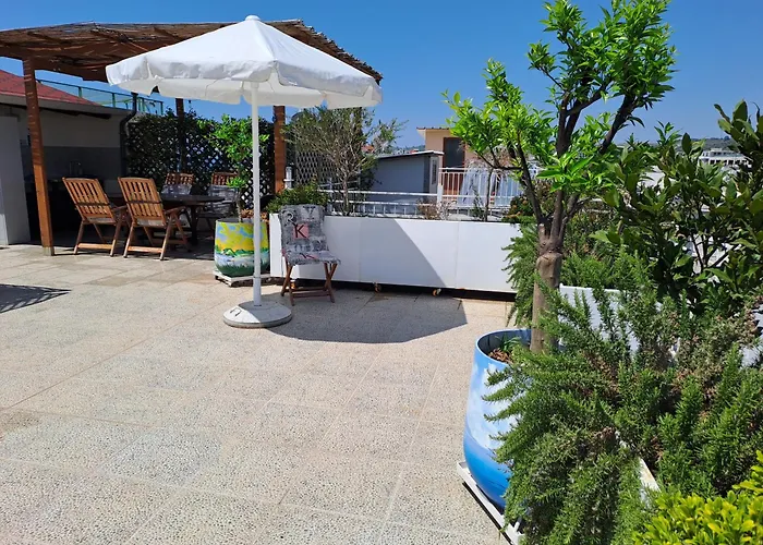 Paradise Rooftop Apartment