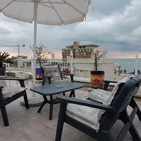 Lägenhet Paradise Rooftop Golem (Tirana)