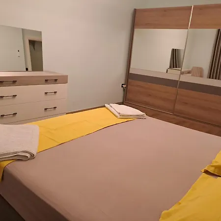 Apartment Paradise Rooftop Golem (Tirana)