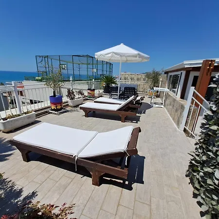 Paradise Rooftop Apartment