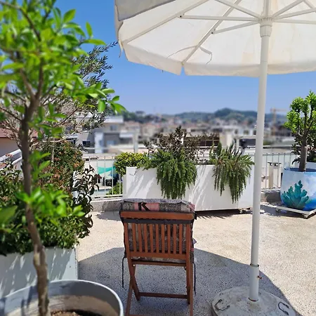 Paradise Rooftop Apartamento Golem (Tirana)